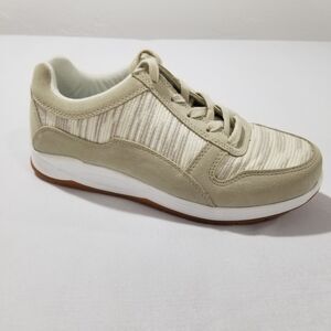 Drew Shoes Womens 7 W Tuscany Beige Suede Athletic Cream Suede Leather